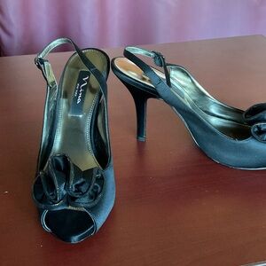 EUC Nina black satin peep toe heels size 7.5